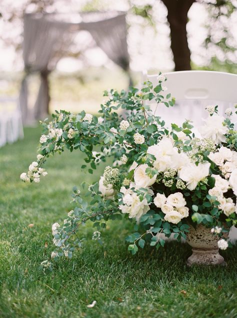 Urn Arrangements, Chinese Tea Ceremony, Aisle Flowers, Ceremony Design, Multicultural Wedding, Wedding Ceremony Flowers, Ceremony Inspiration, White Wedding Flowers, Ceremony Flowers