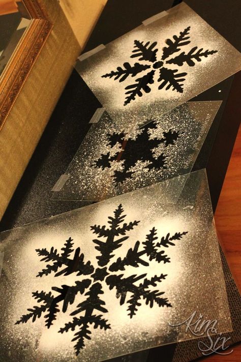 Window Spray Snow Ideas, Window Snow Spray Ideas, Snow Spray Window Ideas Easy, Fake Snow Window Ideas, Snow Spray Window Ideas, Window Snow Spray, Christmas Window Stencils, Window Stencils, Easy Christmas Cookies Decorating