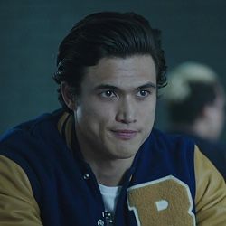 Reggie Mantle, Charles Melton, Riverdale Aesthetic, Fluffy Hair, Karate Kid, Teen Wolf, Riverdale, Karate, Tv Shows