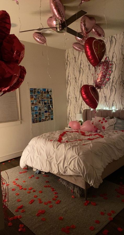 Romantic Bedroom Ideas For Valentines, Valentines Ideas For Her, Valentine Gifts For Him, Valentines Day Aesthetic, Valentines Proposal, Valentines Gift For Boyfriend, Aesthetic Valentines, Valentines Wallpaper Iphone, Valentines Date Ideas