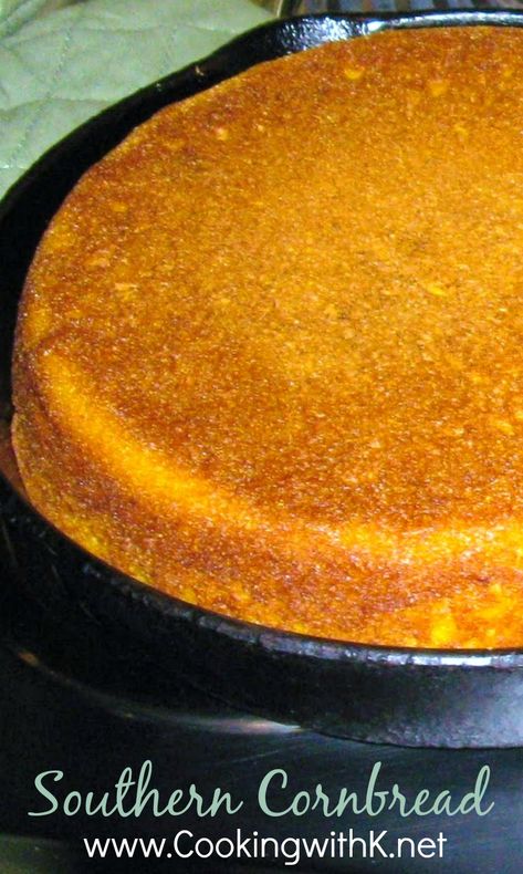 Classic Cornbread, Southern Cornbread Recipe, Best Cornbread Recipe, Corn Bead, Cornbread Recipe Sweet, Buttermilk Cornbread, Mexican Cornbread, Southern Cornbread, Homemade Cornbread