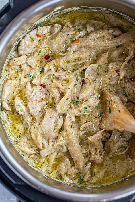 Chicken With Cream Cheese, Green Chili Chicken, Green Chile Chicken, Cream Cheese Chicken, Instant Pot Recipes Chicken, Green Chili, Instant Pot Dinner Recipes, Instapot Recipes, Instant Pot Pressure Cooker