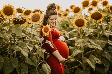 Sunflower Field Photoshoot Couple Maternity, Sunflower Feild Maternity Pictures, Maternity Pictures In Sunflower Field, Maternity Shoot Sunflower Field, Maternity Photos Sunflower Field, Sunflower Field Maternity Photos, Sunflower Maternity Shoot, Sunflower Maternity Pictures, Field Maternity Shoot