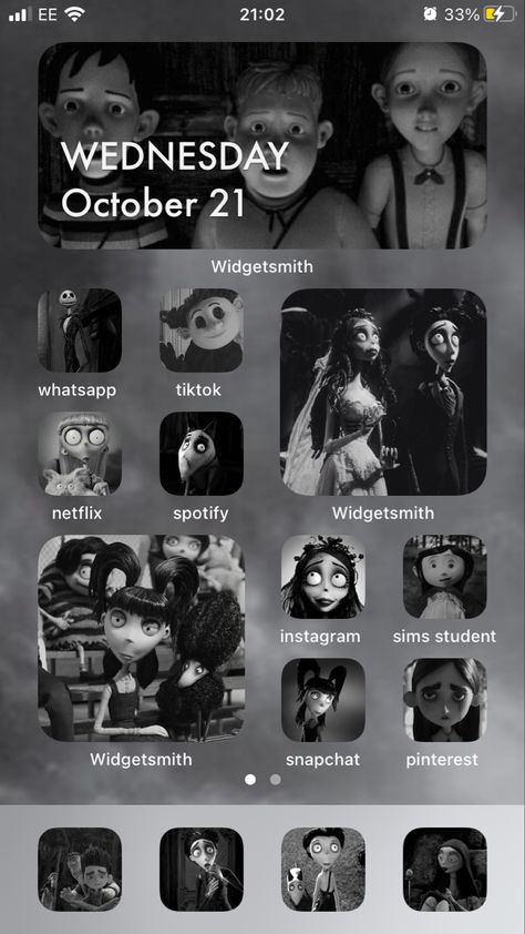 Tim Burton Ios14 Homescreen, Tim Burton Phone Theme, Tim Burton Homescreen, Black And White Ios, Dark Shadows Movie, Home Screen Inspo, Lockscreen Ios, Halloween Wallpaper Iphone Backgrounds, Halloween Layout