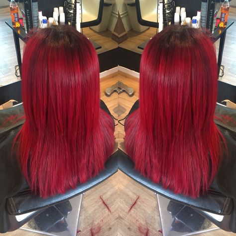 Red shadow root Bright Red Hair With Shadow Root, Red With Shadow Root, Shadow Root Red, Shadow Root Red Hair, Red Hair Shadow Root, Red Hair With Shadow Root, Red Shadow Root, Red Roots Hair, Beautiful Red Hair Color