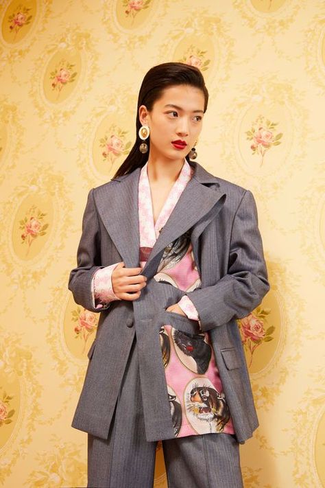 Susie Lau, China Street Fashion, China Collection, Flat Drawings, Chinese Fashion Street, Fashion Shoots, Clothing Aesthetic, Chinese Fashion, Fashion Landscape