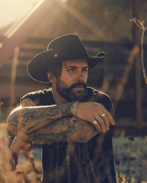 Levi Stocke on Instagram: “Modern day Billy The Kid puttin’ on the hat for one... 📷: @cammacky Ready for #stagecoach2019” Cowboy Hat Outfit Men, Levi Stocke, Hat Outfit Men, Billy The Kid, Cowboy Aesthetic, Cowboys Men, Billy The Kids, Mens Fashion Wear, Estilo Country