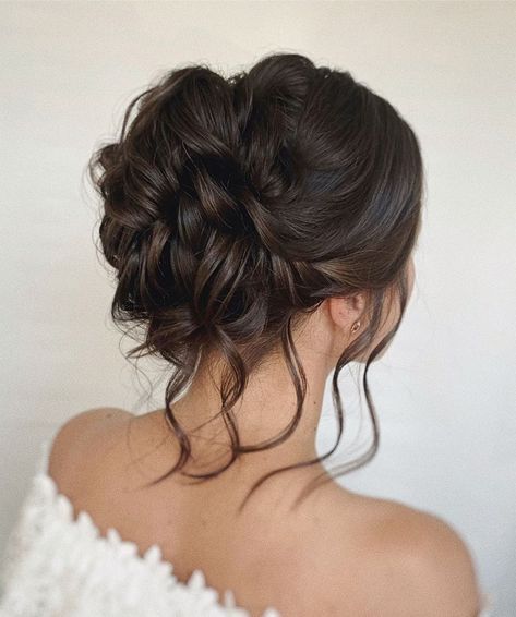 Trend Hairstyle, Wedding Hair Brunette, Wedding Hair Up, Bridesmaid Hair Makeup, Ball Hairstyles, Bridal Hair Updo, Quince Hairstyles, Braut Make-up, Bridesmaid Hair Updo