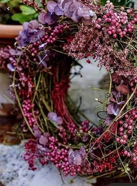 Dekoratívne Vence, Easy Christmas Wreaths, Dried Flower Wreaths, Christmas Greenery, Deco Floral, Dried Floral, Autumn Wreaths, Wreath Crafts, Arte Floral