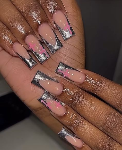 Silver Chrome And Pink Nails, Pink And Silver Birthday Nails, Matalic Nails Acrylic Silver, Pink And Silver Chrome Nails, Chrome And Pink Nails, Pink Cross Nails, Mid Nails, Pink And Chrome Nails, Nails Pink And Silver