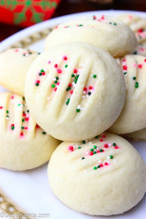 Whipped Shortbread Cookies (Christmas Cookies) - Greedy Eats Whipped Shortbread Cookies Christmas, Easy Shortbread Cookies, Ineskohl Kitchen, Shortbread Recipe Easy, Jello Pie, Cookies With Sprinkles, Easy Shortbread, Whipped Shortbread, Cookies Shortbread