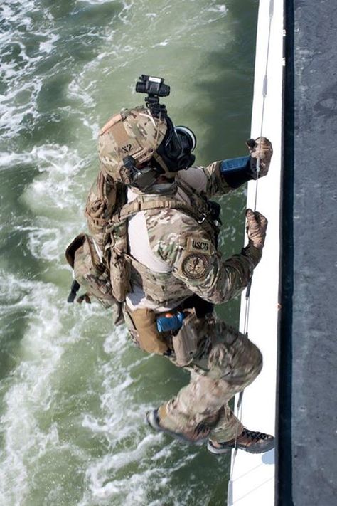 US Coast Guard MSRT practicing hook and ladder climb on a ferry in Norfolk high speed low drag, multicam tactical gas mask "the good guys"  DSF Coast Guard Msrt, Tactical Gas Mask, Rescue Swimmer, Coast Gaurd, Us Special Forces, Special Operations Forces, Special Force, Army Strong, Us Coast Guard