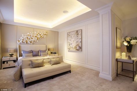 Plush: The main bedroom suite is worth £3 million - 17 times the average price paid for a home in England and Wales Champagne Bedroom Ideas, 1508 London, Champagne Bedroom, Design Ložnic, Bedroom Suite, Bedroom Sofa, Interior Design Studio, Luxury Home Decor, Modern Sofa