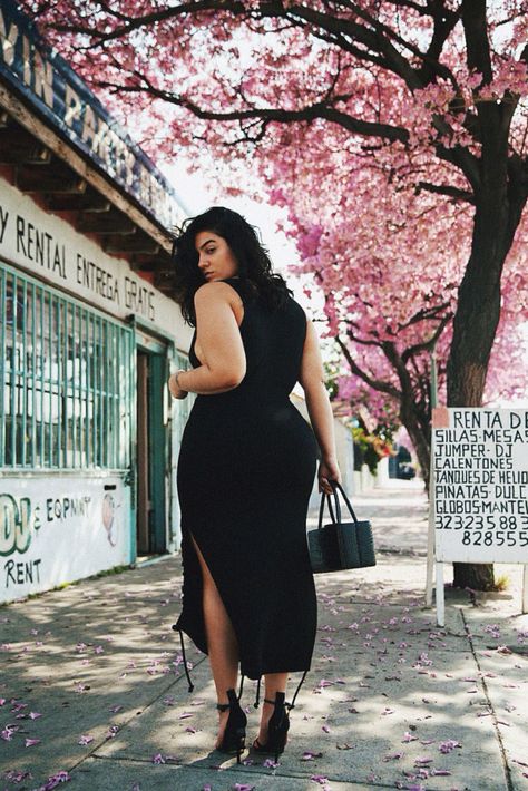 Nadia Aboulhosn, Karla Deras, Plus Size Posing, Street Girl, Plus Size Fashion Tips, Curvy Model, Curvy Women Outfits, Body Positive, Black Women Fashion