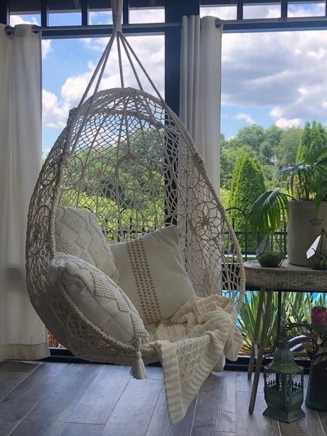 Hanging Chair Living Room, Bedroom Hanging Chair, Swing Chair Bedroom, Swing Chair, Teen Bedroom Decor, Home Decorating Ideas, Bedroom Chair, Room Inspiration Bedroom, Room Ideas Bedroom