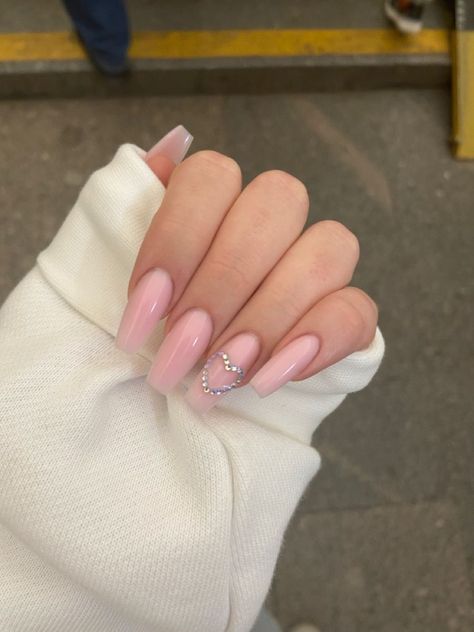 Blush Pink Glitter Nails, Neutral Pink Nails Design, Ballerina Nails Designs, Edgy Nails, Soft Nails, Ballerina Nails, Pink Acrylic Nails, Classy Nails, Fire Nails