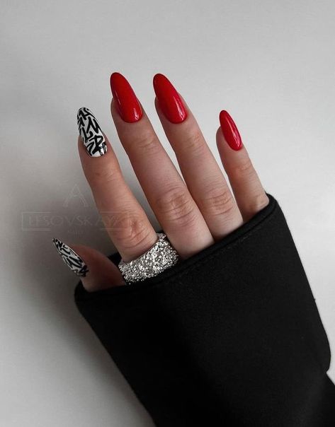 Matte Pink Nails, Red And White Nails, Long Nail Art, Nail Designs Pictures, Red Acrylic Nails, Trendy Nail Art Designs, Popular Nail Designs, Red Nail Designs, Almond Nails Designs