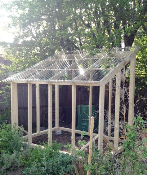 GREEN-HOUSE-CONSTRUCTION---walls-and-roof-framed,-and-roof-covered-with-polycarbonate-panels Slanted Roof Greenhouse, Greenhouse Attached To House Diy, Green House Roof Ideas, Leanto Greenhouse, Green House Diy, Greenhouse Roof, Cheap Greenhouse, Diy Greenhouse Plans, Best Greenhouse