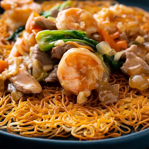 Marion Grasby Recipes Noodles, Asian Plates, Cantonese Recipes, Hong Kong Noodles, Chinese Pasta, Chinese Seafood, Chinese Noodle Recipes, Kong Recipes, Fried Noodles Recipe