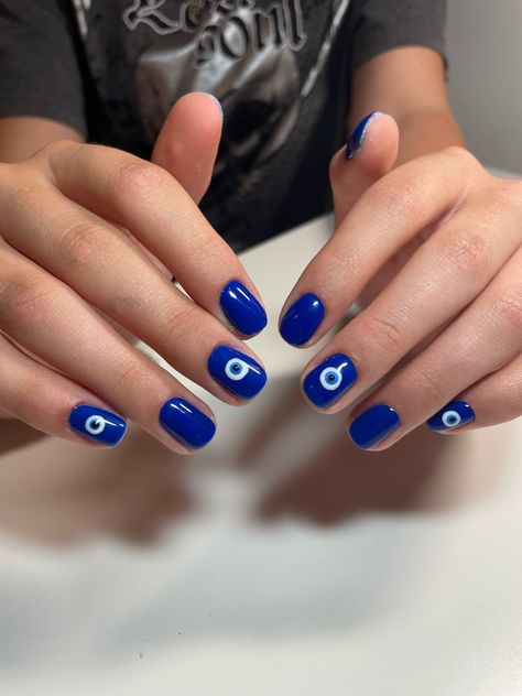 Evil Eye Gel Nails, Red Evil Eye Nails, Evil Eye Nails Short, Nail Art Evil Eye, Evil Eyes Nail, Evil Eye Nail Designs, Nail Art On Short Nails, Evil Eye Nail Art, Eyes Nails