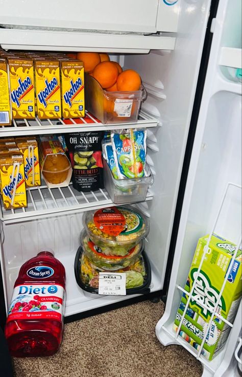 Mini Fridge Inspo Food, Work Mini Fridge Stock, Snacks To Put In A Mini Fridge, Rooms With Mini Fridge, Snacks For Bedroom, Mini Fridge Aesthetic Food, Mini Snack Fridge, Snack Corner Ideas Bedroom, Things To Put In Mini Fridge