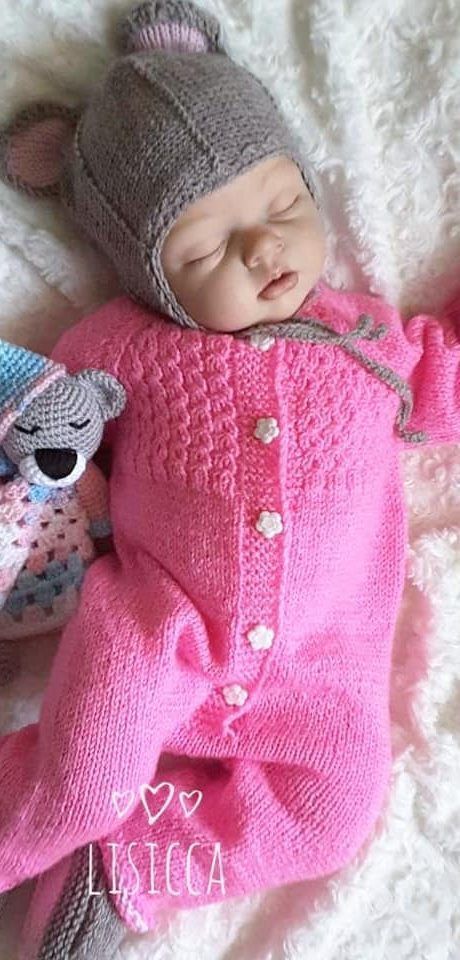 35 Free Precious Crochet Newborn Dress Patterns 2019 - Page 6 of 36 - stunnerwoman. com Jumpsuit Pattern Free, Crochet Newborn Dress, Baby Jumpsuit Pattern, Crochet Baby Romper, Newborn Dress, Crochet Jumpsuits, Newborn Sleeper, Crocheted Stuff, Baby Romper Pattern