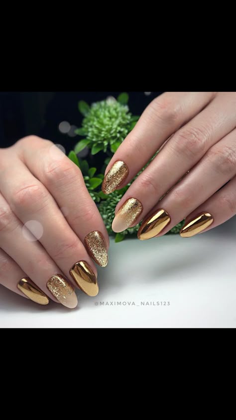 Golden Color Nails, Mettalic Nails Gel, Gold Nail Extensions, Golden Chrome Nails, Gel Nails Gold, Golden Nails Designs, Gold Nail Art Designs, Golden Nail Art, Gold Gel Nails