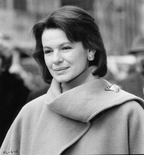 Kit Shepard. (Stella's Mother)  Real life inspiration is Jodi. Dianne Wiest, Classic Photo, Hooray For Hollywood, Female Actresses, Movie Buff, Yesterday And Today, Famous Women, Famous Faces, Female Images