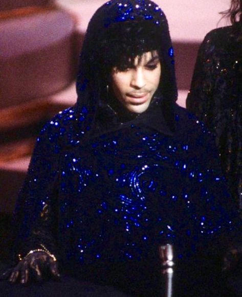 Prince at the Academy Awards for Purple Rain 1984 Prince Photos, Princes Fashion, Prince Purple, Prince Tribute, Raspberry Beret, Rip Prince, King Of Music, Dearly Beloved, Love U Forever