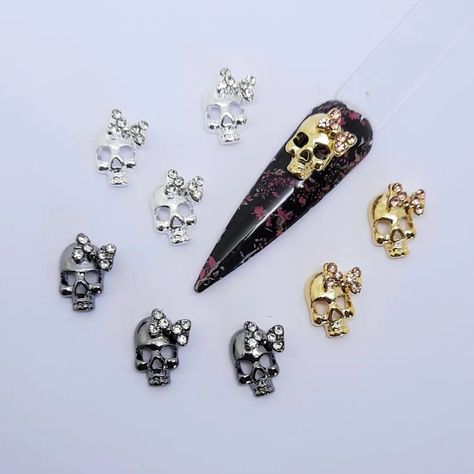 I just love our new skull charms 💀😍 Skull Nails, Halloween Nail, Halloween Nail Art, Halloween Nails, Our Love, Just Love, Art Ideas, Charms, Nail Art