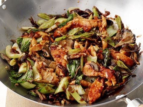 Get this all-star, easy-to-follow Cantonese Chicken and Mushrooms recipe from Food Network Kitchen Cantonese Chicken, Chicken And Mushrooms, Cantonese Food, One Dish Dinners, Food Network Magazine, Kitchen Food, Poultry Recipes, Asian Dishes, Mushroom Recipes