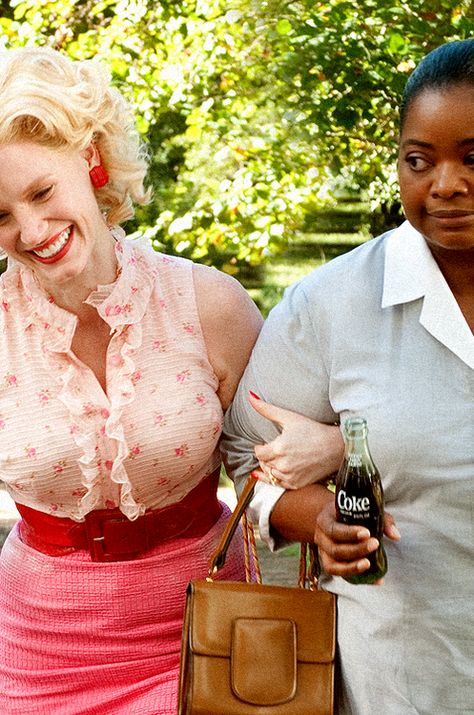 Celia Foote and Minny Jackson - The Help (2011) Celia Foote, The Help Movie, Help Movie, Octavia Spencer, Septième Art, Movie Moments, Academy Award, Movies And Series, Pinturas Disney