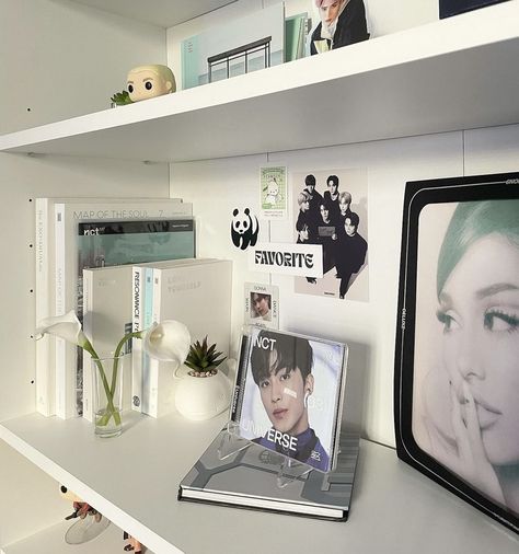 Kpop Display Shelf, Kpop Shelf Aesthetic Minimal, Kpop Shelf Decor, Small Kpop Shelf, Korean Astethic Room, Kpop Astethic, Kpop Shelf, Small Room Makeover, Desk Aesthetic