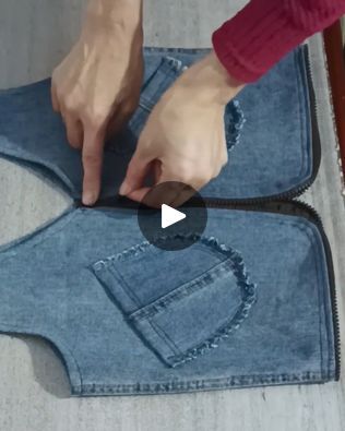 Diy Denim Bags And Purses, Jeans Bags Ideas Handbags, How To Make Bag, Tote Bag With Compartments, Zippered Tote Bag Tutorial, Diy Jeans Bag Tutorial, Jeans Bags Ideas, Chill Hip Hop, Sew Denim