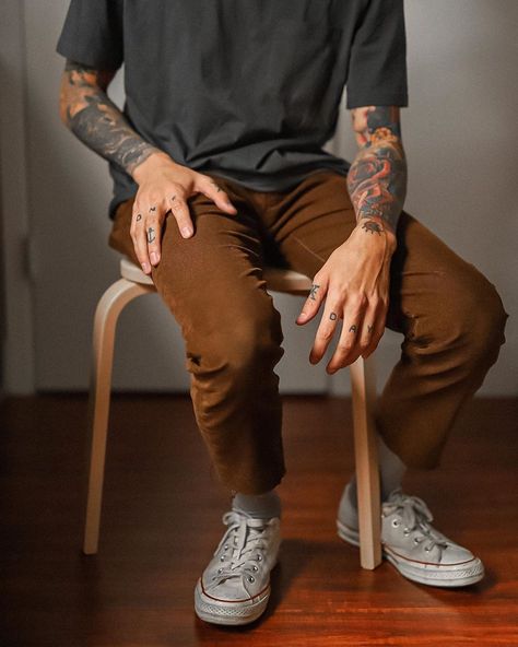 Hipster Man Style, Grown Up Skater Style Men, Ginger Men Fashion, Hipster Summer Outfits Men, Corderoy Outfits Aesthetic Men, Barista Outfit Men, Men’s Outfits Grunge, Men’s Thrifted Fashion, Casual Masc Outfits