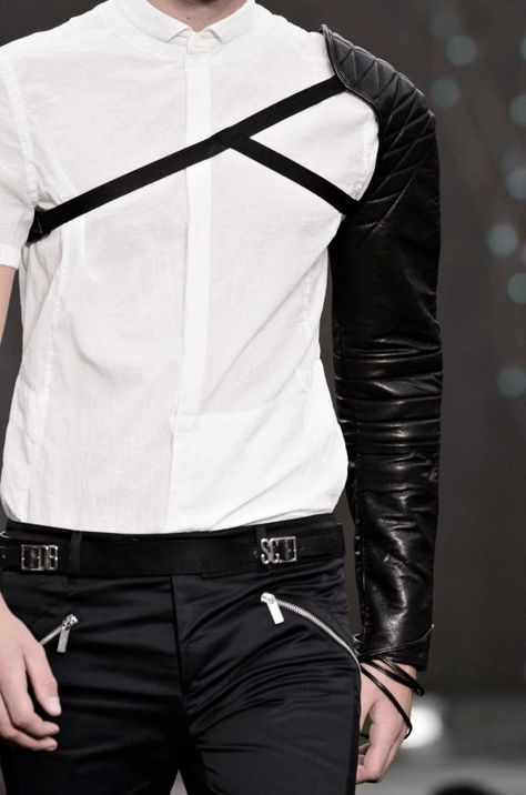 Die besten Luxusmarken, Kleidung, Accessoires, können Sie jetzt online kaufen Mens Fashion Edgy, Gay Fashion, Cyberpunk Fashion, Futuristic Fashion, Future Fashion, Inspiration Mode, Character Outfits, Mode Inspiration, Fashion Details