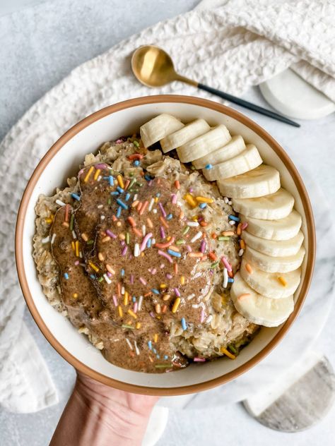 Birthday Cake Oatmeal, Kodiak Oatmeal, Chocolate Donuts Baked, Healthy Sugar Cookies, Baked Oatmeal Healthy, Oatmeal Bowl, Moist Lemon Cake, Vegan Birthday Cake, Lemon Loaf Cake