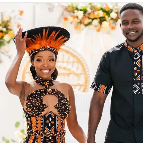 Traditional African Weddings on Instagram: "Umembeso ka @hlengi_d no @ed_shayo Beautiful 👌 Follow 👉 @traditionalafricanweddings for all things African style and culture inspiration #traditionalweddingstyleinspiration #traditionalafricanweddings #mzansiweddings #africanfashion #ankarafashion #ankarafashion #zimweddings #tswanafied #umembeso #zuluwedding #kenyanweddings" Umembeso Dresses Zulu, Umembeso Dresses, Chilanga Mulilo, Zulu Bride, Zulu Traditional Wedding, Zulu Wedding, African Material, Culture Inspiration, Couples African Outfits