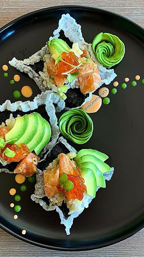 Nori Taco, Pretty Snacks, Rice Paper Chips, Poke Tacos, Nori Chips, Rice Paper Recipes, Fine Dining Plating, Sushi Rice Recipes, Hot Pot Recipe