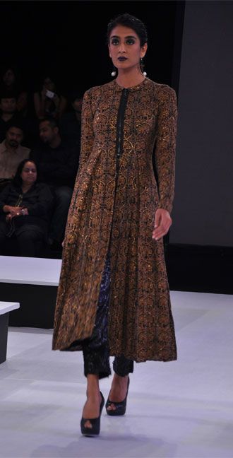 Neeta Lulla. Dark Side BPFT A/W 12'. Indian Couture. Kalamkari Suit Designs, Women Sherwani, Kalamkari Suit, Kalamkari Designs, Neeta Lulla, Fashion Design Collection, Kurti Designs Party Wear, Pakistani Bridal Wear, Indian Couture