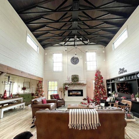 Gina @hamiltonvillefarm on Instagram: “I hope you are enjoying your Sunday!☺️ We’re over here having a lazy afternoon soaking up all the Christmas spirit we can. If you look…” Barndominium Christmas, Dark Ceilings, Dark Ceiling, Enjoy Your Sunday, Black Barn, Black Ceiling, Pole Barn Homes, Barbie Dream House, Farmhouse Plans