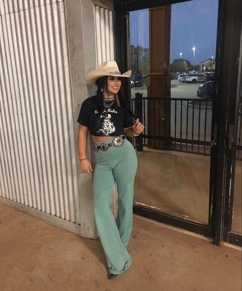 Rodeo Outfits For Black Women, Cute Rodeo Outfits, Outfits For Black Women, Nfr Outfits, Country Chic Outfits, Outfits Black Women, Outfits For Kids, Casual Country Outfits, Nfr Fashion