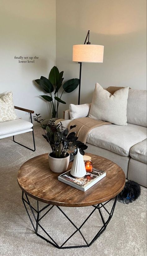 Apartment Decor Couples First, Apartment For Couples Living Together, Married Couple Apartment Decor, Couples First Apartment Ideas, Boyfriend And Girlfriend Apartment Decor, Apartment Decor With Boyfriend, Apartment Inspiration Couple, First Apartment Decorating Couples, Couple First Apartment Aesthetic