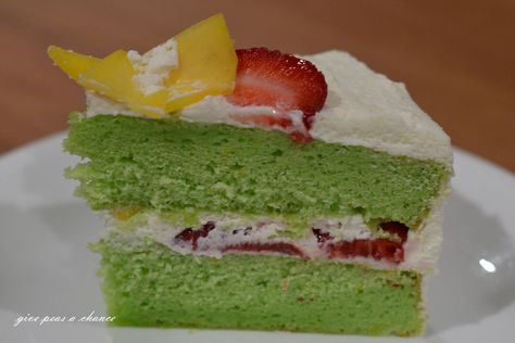 Coconut Pandan Cake, Pandan Sponge Cake, Pandan Coconut Cake, Whole Wheat Carrot Cake, Coconut Sponge Cake, Asian Deserts, Cake Flour Recipe, Coconut Milk Pudding, Chinese Bakery