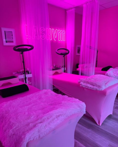 😍Mood😍 First Lash Extension salon in Riga🩷🩷 𝑳𝑨𝑺𝑯𝑬𝑺 • 𝑺𝑯𝑶𝑷 • 𝑻𝑹𝑨𝑰𝑵𝑰𝑵𝑮 💵 Learn Lashes and be your own Boss😎 👩🏽‍💻 Book Lashes and be bad bi#h 24/7 🛍️ Shop products and give the highest quality to your lash babes @lashviii.shop #lashviii #lashesriga #skropstasriga #lashviiistudio Lash Extension Salon, Extensions Lashes, Esthetician Room Decor, Extension Training, Esthetician Room, Lash Salon, Pretty Lashes, Lash Room, Beauty Room Design