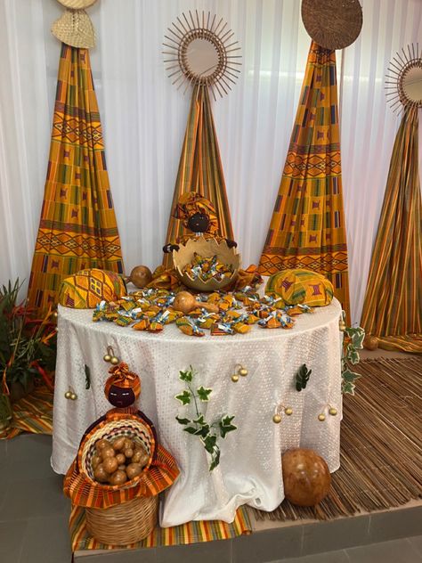 African Wedding Ceremony, Nigerian Themed Party, African Backdrop Ideas, African Decorations Party, Ruracio Decor Ideas, African Theme Wedding, African Wedding Theme Decoration, African Theme Party, African Themed Party