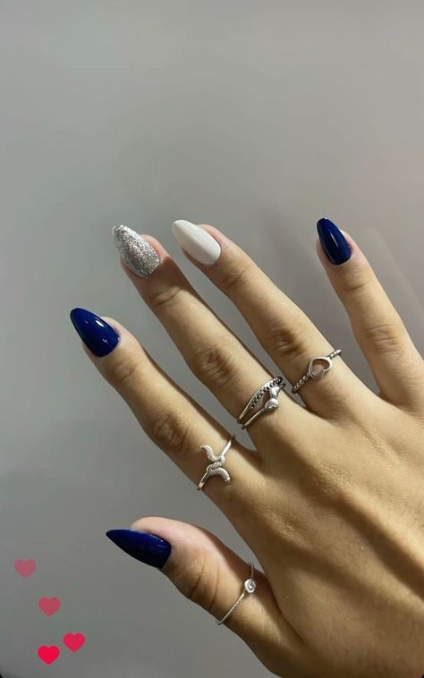 Blue And Silver Nails, Weak Nails, Diva Nails, Clean Nails, Perfect Nails, Blue Nails, Nail Manicure, How To Do Nails, Simple Nails