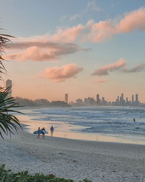 Gold Coast Sunset, The Gold Coast, East Coast Australia Aesthetic, Gold Coast Lifestyle, Life In Australia Aesthetic, Gold Coast House, Gold Coast Australia Aesthetic, Brisbane Australia Aesthetic, Gold Coast Aesthetic