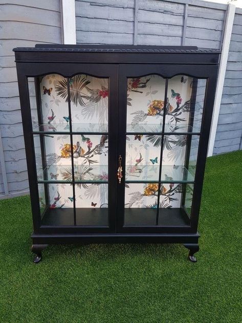 Black China Cabinet, Vintage Upcycling, Muebles Shabby Chic, Black China, Diy Furniture Renovation, Furniture Rehab, Furniture Renovation, Household Furniture, Refurbished Furniture