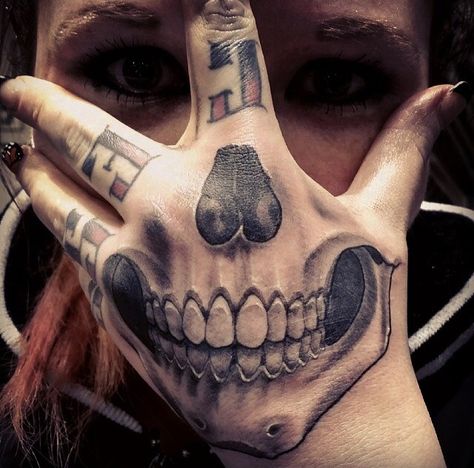 Skull hand by Rex Rockwell #undertheneedle #seattle #handtattoo @rockrockwell Skull Face Hand Tattoo, Skull Face Tattoo, Best Neck Tattoos, Skull Hand Tattoo, Throat Tattoo, Mouth Drawing, Hand Mask, Skulls Drawing, Mask Tattoo